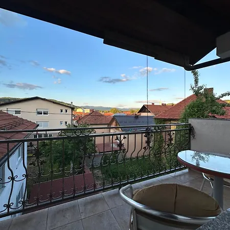Visoko City Apartment * ויסוקו